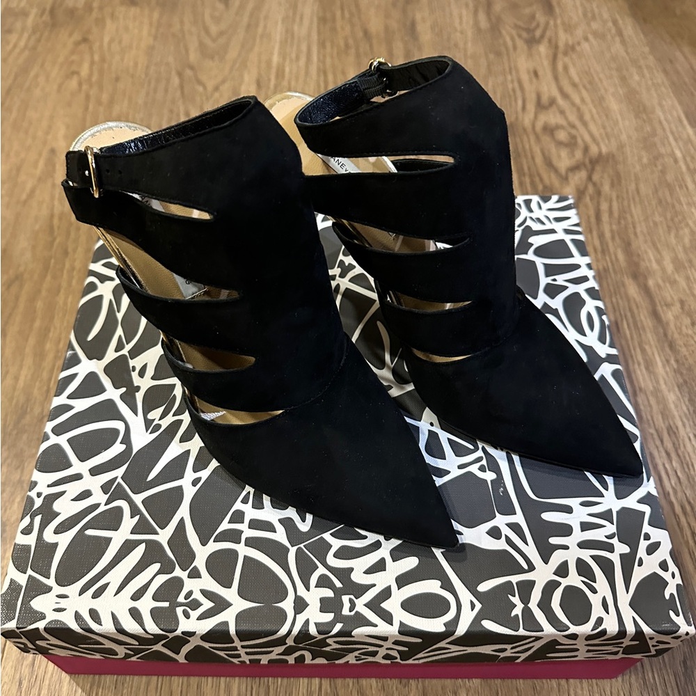 Diane Von Furstenberg Suede